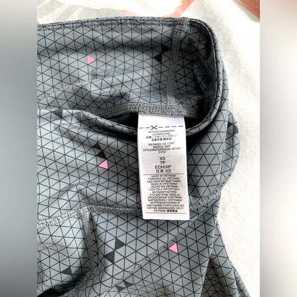 ❗️CLEAROUT❗️Like-new! GAP FIT GFAST grey print cropped LEGGINGS Size XS - Picture 5 of 5